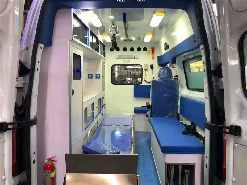 福特新全顺V362长轴中顶监护型救护车（汽油）