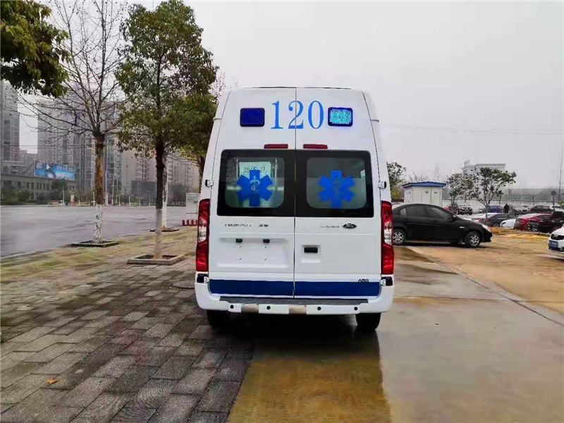 福特新世代V348长轴高顶监护型救护车