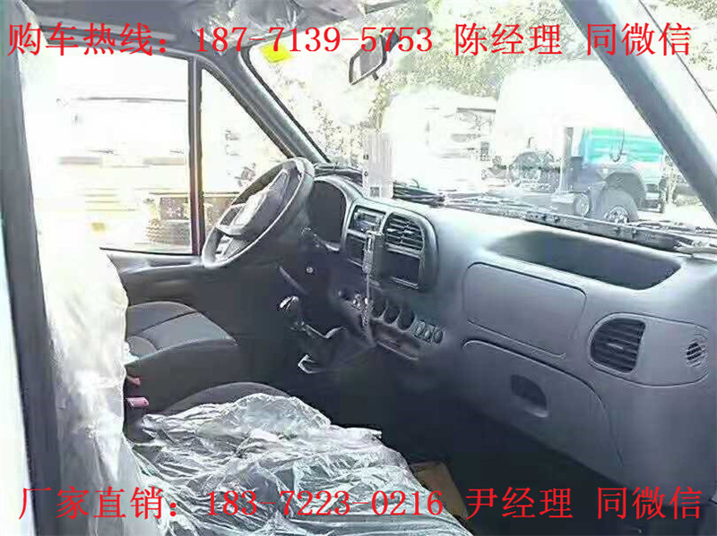 江铃特顺长轴中顶监护型救护车（汽油）（柴油）
