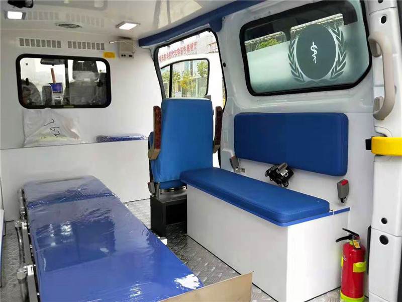 福特新全顺V362短轴救护车