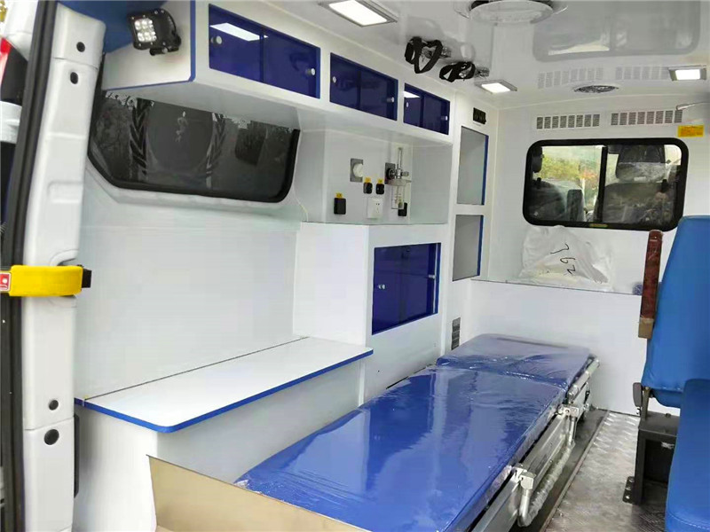 福特新全顺V362短轴救护车