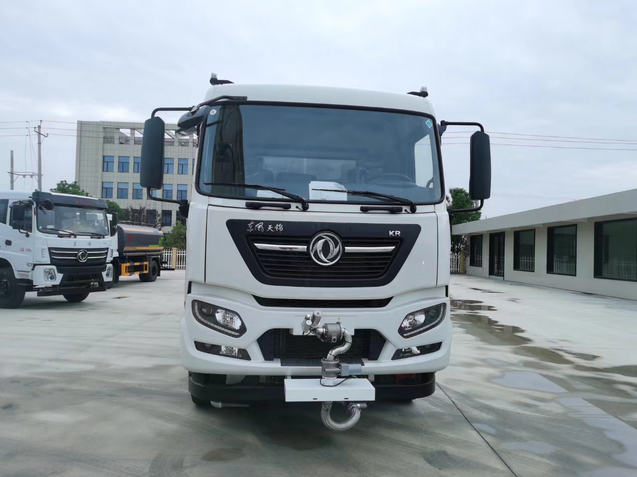 东风天锦后双桥20吨洒水车！
